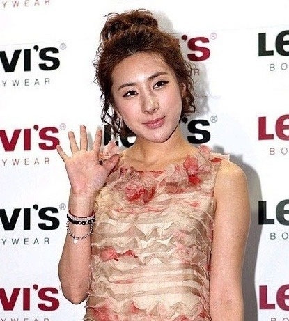 Suh In Young bị nghi phẫu thuật mũi - 5