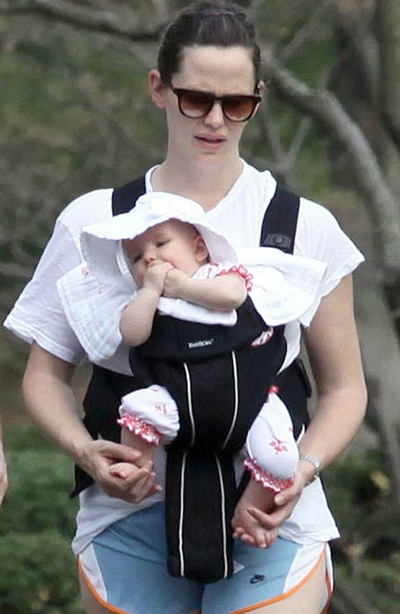 Jennifer Garner đẹp xinh ngày trở lại - 1