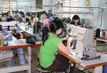 Nhiều hoạt động hỗ trợ doanh nghiệp khôi phục sản xuất  - 1