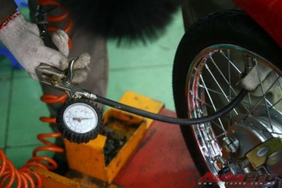 Cách kiểm tra xe trước khi đi đường trường - 2