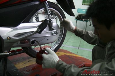 Cách kiểm tra xe trước khi đi đường trường - 6