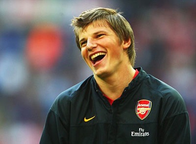 Arshavin bị “ghen ăn, tức ở” tại Arsenal - 1 Arshavin bị “ghen ăn, tức ở” tại Arsenal - 1