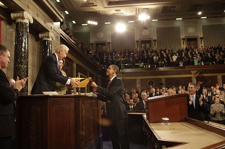Khám phá hậu trường 100 ngày đầu tiên của Tổng thống Obama - 9 Khám phá hậu trường 100 ngày đầu tiên của Tổng thống Obama - 9