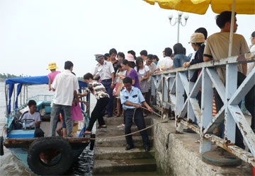 Sôi động du lịch sông nước những ngày nghỉ lễ - 1