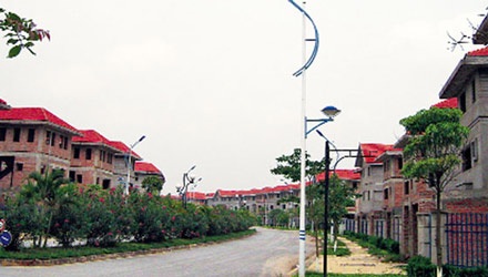 Hàng trăm biệt thự... bỏ hoang - 1