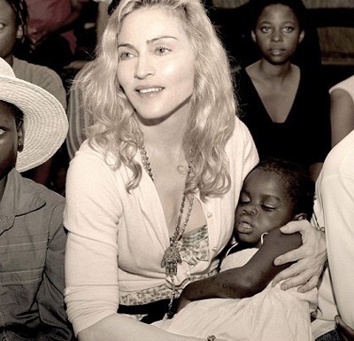 Bố con nuôi “hụt” của Madonna lên tiếng - 2 Bố con nuôi “hụt” của Madonna lên tiếng - 2