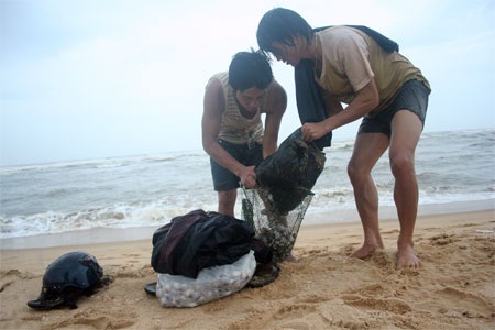 Đổ xô đi bắt “lộc trời” - 4 Đổ xô đi bắt “lộc trời” - 4