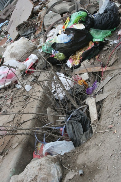 Một con đường nhiều “bẫy” - 5 Một con đường nhiều “bẫy” - 5