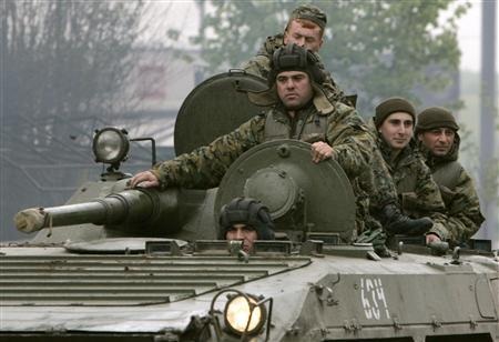 Chùm ảnh: Gruzia triển khai tăng thiết giáp dẹp binh biến - 10