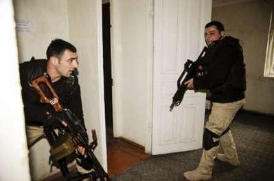 Chùm ảnh: Gruzia triển khai tăng thiết giáp dẹp binh biến - 7