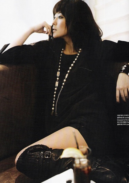 Những hình ảnh “độc” về Kim Hee Sun - 24