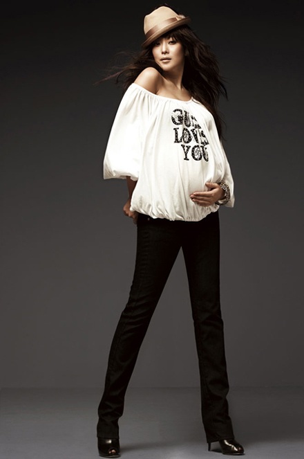 Những hình ảnh “độc” về Kim Hee Sun - 26