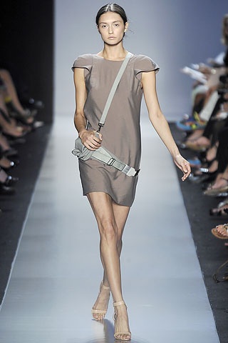 BST xuân hè 2009 của Max Azria - 17 BST xuân hè 2009 của Max Azria - 17