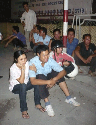 Nỗi đau ngoài cổng ga Giáp Bát - 3