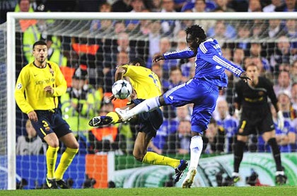 Iniesta “cướp” vé vào chung kết từ tay Chelsea - 2 Iniesta “cướp” vé vào chung kết từ tay Chelsea - 2
