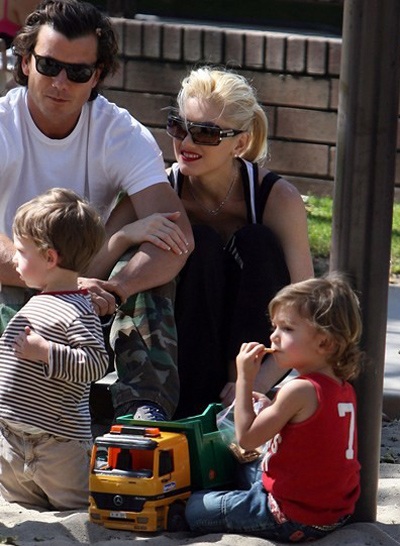 Gwen Stefani sợ xa con khi đi lưu diễn - 2 Gwen Stefani sợ xa con khi đi lưu diễn - 2