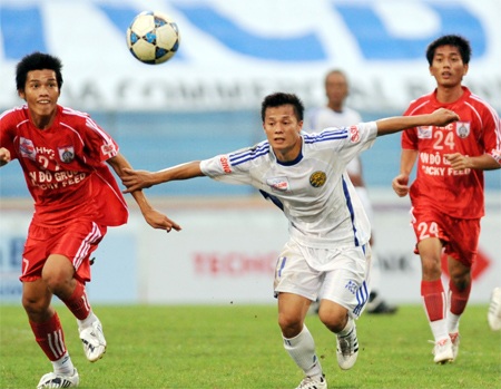 Bị kỷ luật, Lương “dị” vẫn được lên ĐT Việt Nam - 1