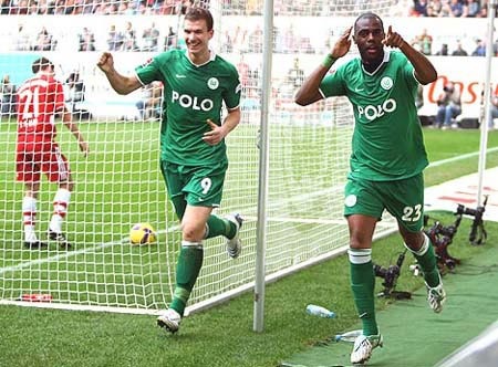 Chờ “đấu pháo” tại Stuttgart - 1