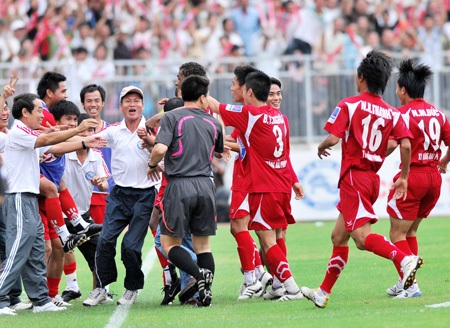 XM Hải Phòng dễ dàng quật ngã “ngựa ô” QK4 - 2