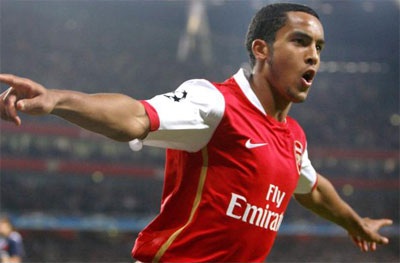 Arsenal “trói chặt” Theo Walcott - 1 Arsenal “trói chặt” Theo Walcott - 1