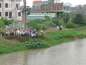 Một thi thể bị chặt thành nhiều đoạn vứt trên sông - 1 Một thi thể bị chặt thành nhiều đoạn vứt trên sông - 1