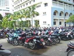 Cảnh giác với thủ đoạn tráo thẻ giả lấy xe thật  - 1