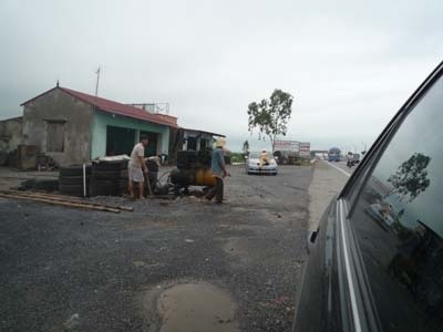 Thêm một CSGT phải “diễn xiếc” trên quốc lộ - 1