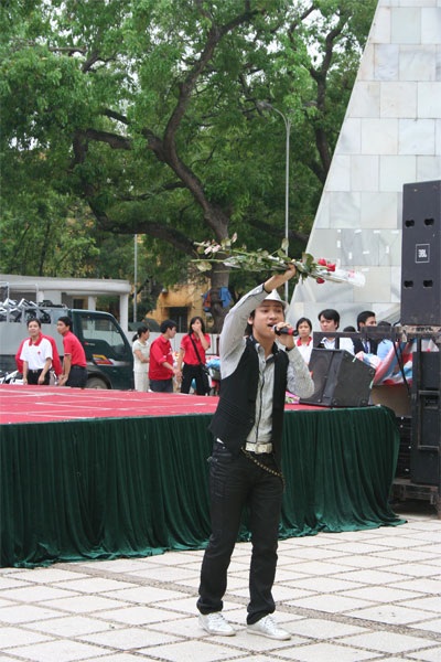 Dấu ấn ngày khó quên cùng “Những giọt máu hồng”  - 16