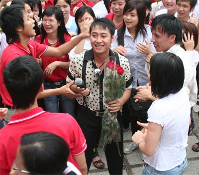 Dấu ấn ngày khó quên cùng “Những giọt máu hồng”  - 15