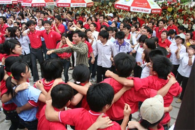 Dấu ấn ngày khó quên cùng “Những giọt máu hồng”  - 11