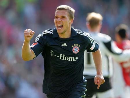 Gomez “đánh chìm” Wolfsburg, Bayern đắc lợi - 3