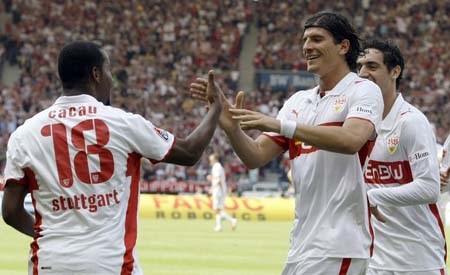 Gomez “đánh chìm” Wolfsburg, Bayern đắc lợi - 1