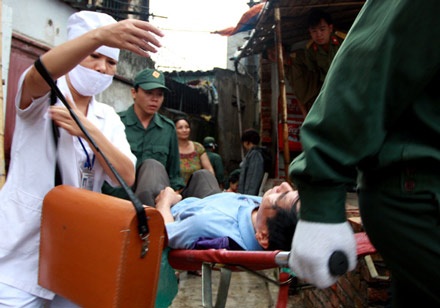 Chùm ảnh: Diễn tập cứu người mắc kẹt trong bão - 10 Chùm ảnh: Diễn tập cứu người mắc kẹt trong bão - 10