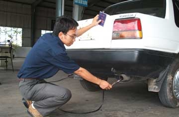 Kiểm định ô tô: Chỉ còn 20 phút/xe - 1 Kiểm định ô tô: Chỉ còn 20 phút/xe - 1