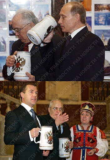 Putin - Medvedev: Những bức ảnh trùng hợp “kỳ lạ” - 10 Putin - Medvedev: Những bức ảnh trùng hợp “kỳ lạ” - 10