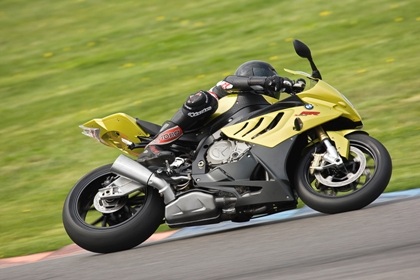 BMW S 1000 RR có giá 13.800 USD - 9 BMW S 1000 RR có giá 13.800 USD - 9