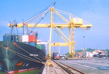 Hàng tăng đột biến, cảng Sài Gòn quá tải - 1 Hàng tăng đột biến, cảng Sài Gòn quá tải - 1
