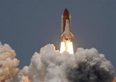 Mỹ phái tàu con thoi đi sửa kính thiên văn Hubble - 1