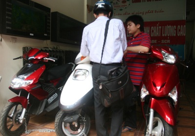 Xe máy nhái Honda giá đồng hạng 16 triệu đồng - 2 Xe máy nhái Honda giá đồng hạng 16 triệu đồng - 2