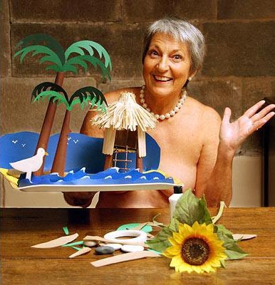 Xem các “mẫu” nữ U80 trút bỏ xiêm y - 7