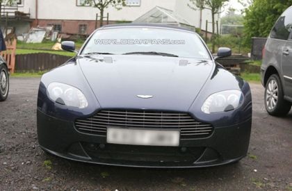Lộ diện Aston Martin V12 Vantage mui trần - 1