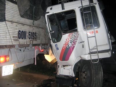 Gần chục người thoát chết trong vụ đâm xe liên hoàn - 1 Gần chục người thoát chết trong vụ đâm xe liên hoàn - 1