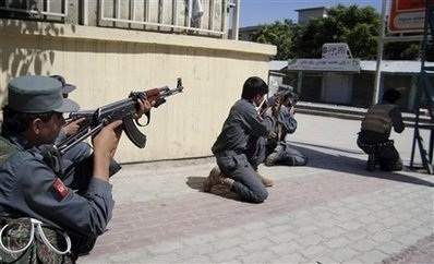 20 người chết trong vụ tấn công các tòa nhà chính phủ  - 3 20 người chết trong vụ tấn công các tòa nhà chính phủ  - 3