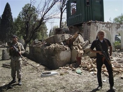 20 người chết trong vụ tấn công các tòa nhà chính phủ  - 4 20 người chết trong vụ tấn công các tòa nhà chính phủ  - 4