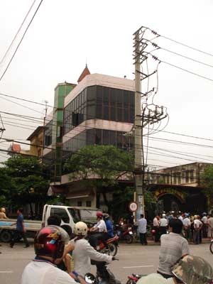 Xác định hiện trường chính vụ xác chết trôi sông - 1