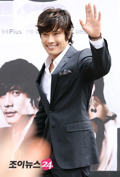 Dàn sao "bự" của "Iris" ra mắt giới truyền thông - 2