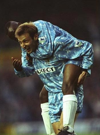 10 khoảnh khắc quyết định từng giúp MU đăng quang  - 2