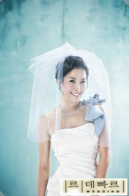 Nàng "công chúa" Lee Tae Ran làm cô dâu - 4