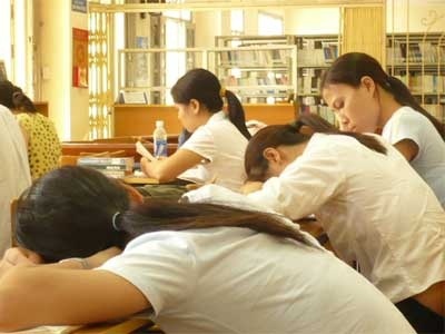 “Đốt” thời gian cho buôn chuyện và ngủ - 1