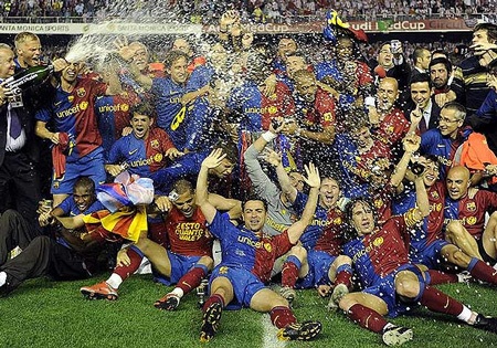 Những khoảnh khắc khó quên trong đêm đăng quang của Barcelona - 8 Những khoảnh khắc khó quên trong đêm đăng quang của Barcelona - 8